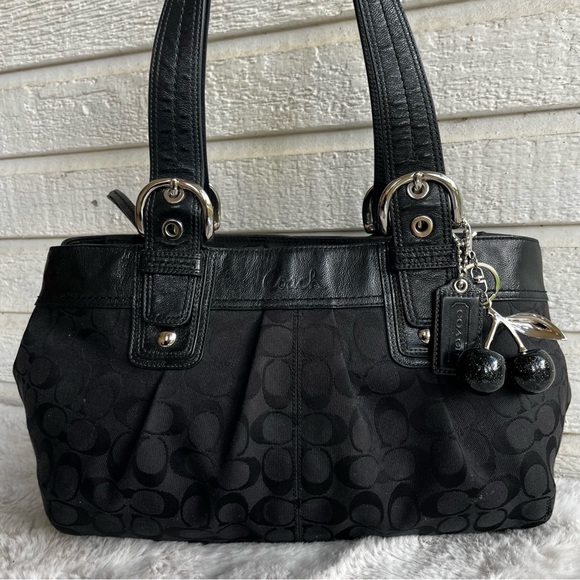 COACH Black Y2K Signature SoHo Hampton Laptop Tote Shoulder Bag Gallery 13742 - Picture 1 of 16